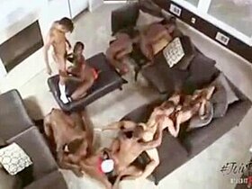 Maison Noire De Gigantic Cocks